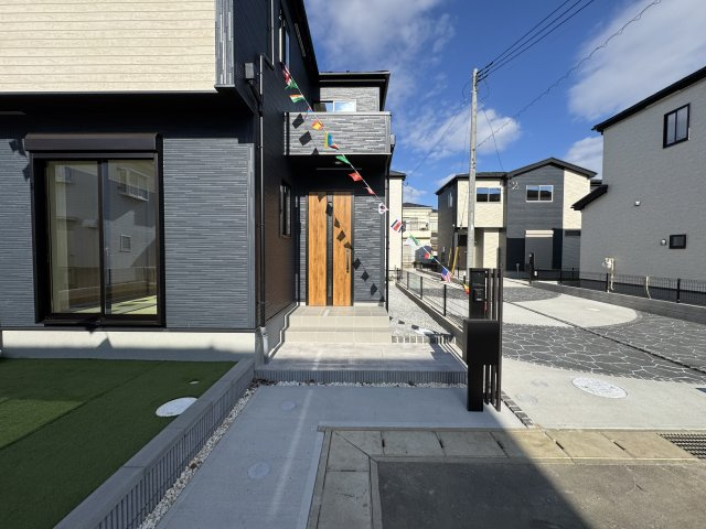 松戸市古ケ崎３丁目新築戸建【古ヶ崎小学校：10分】のエントランス|エントランス・玄関ポーチ