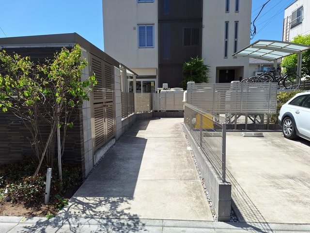 アベニール川口のエントランス