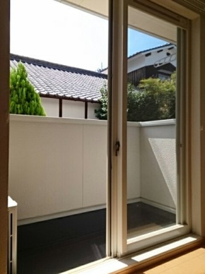 【バルコニー】 | アンジュ・コリーヌ | 暖かな日差しのふりそそぐバルコニー