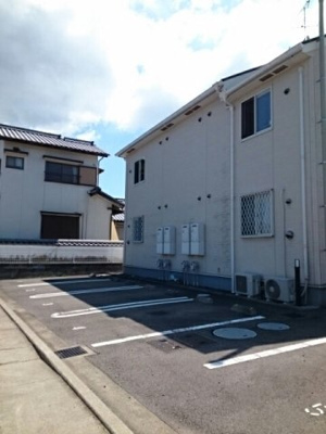 【駐車場】 | アンジュ・コリーヌ | 車をお持ちの方に嬉しい駐車場付きの物件です