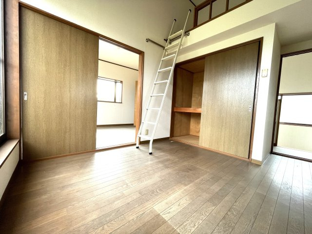 中村アパートの洋室