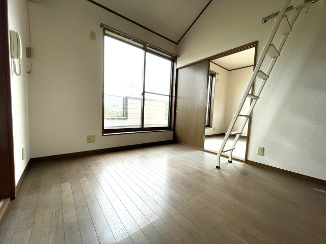 中村アパートの洋室