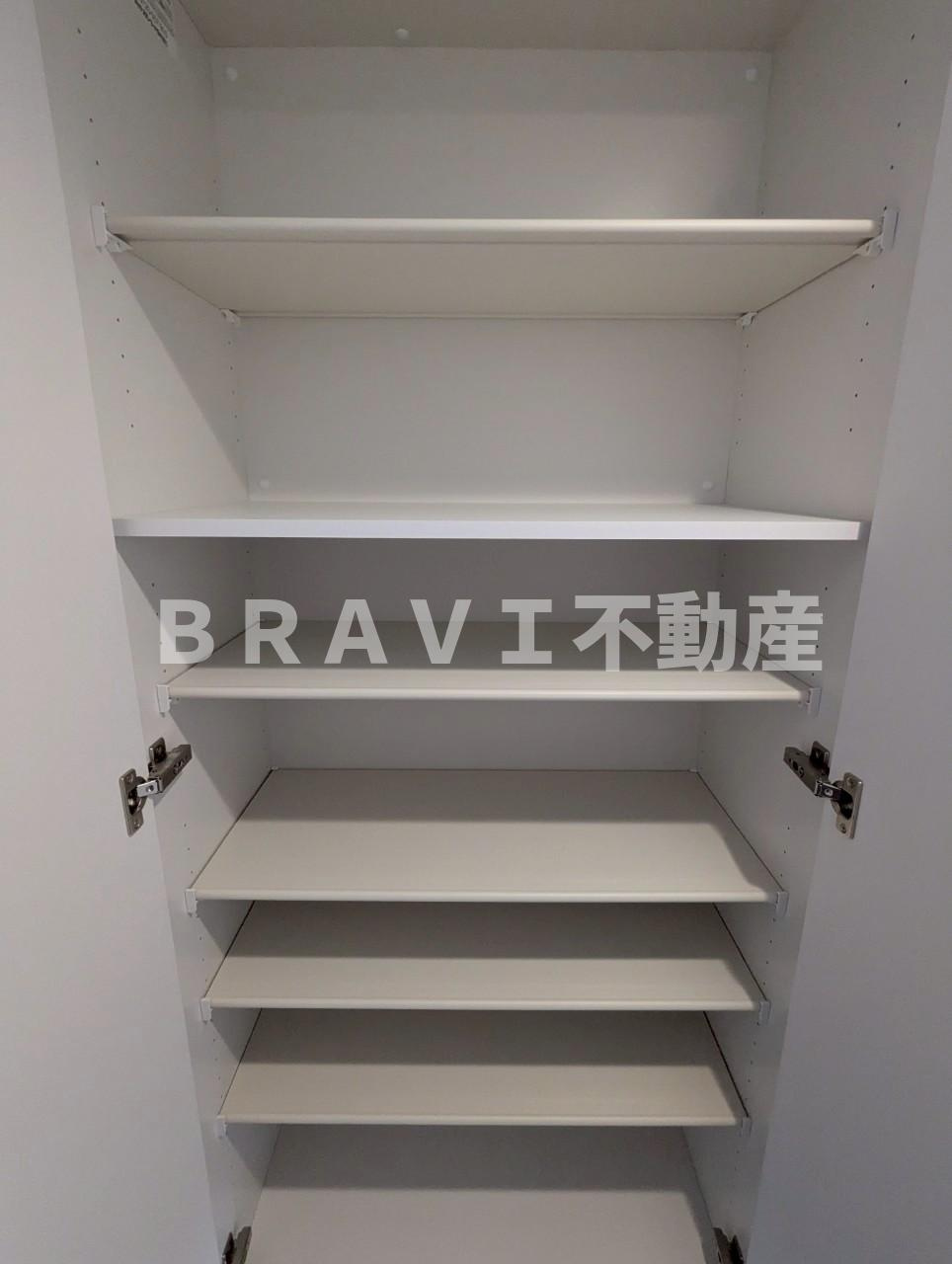 リヴェント森ノ宮 BRAVI不動産の玄関