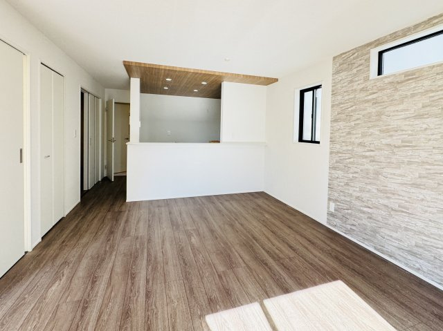 【居間・リビング】 | 松戸市古ケ崎３丁目新築戸建【古ヶ崎小学校：10分】 | 16帖リビングダイニングキッチン