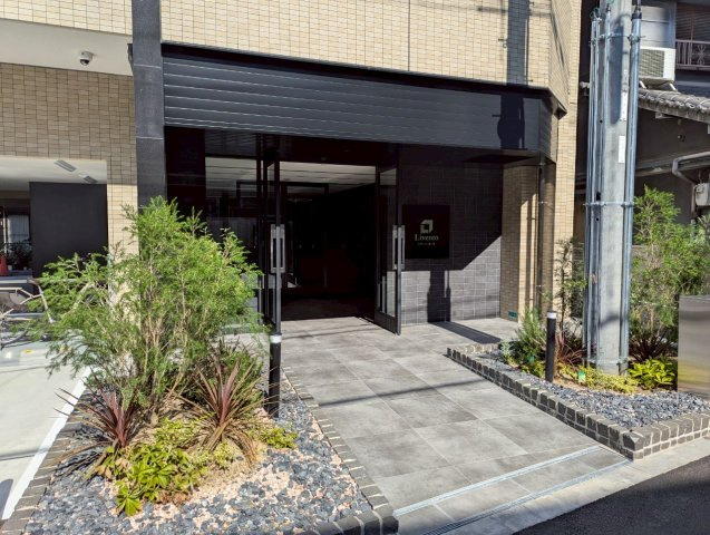 リヴェント森ノ宮 BRAVI不動産のエントランス