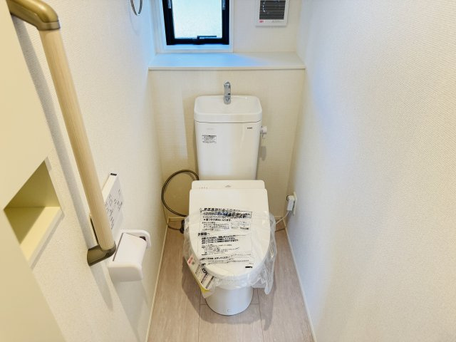 【トイレ】 | 松戸市古ケ崎３丁目新築戸建【古ヶ崎小学校：10分】 | 温水洗浄暖房便座
