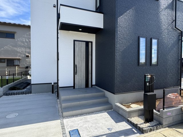 松戸市古ケ崎３丁目新築戸建【古ヶ崎小学校：10分】のエントランス|エントランス・玄関ポーチ