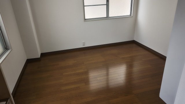 セブンクレーンビルの居間・リビング