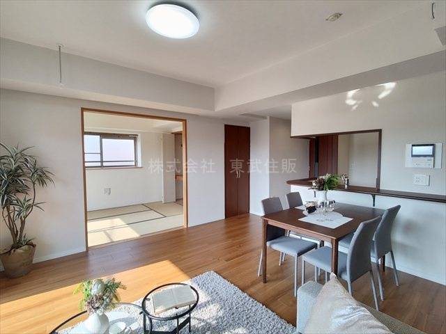 【居間・リビング】の画像