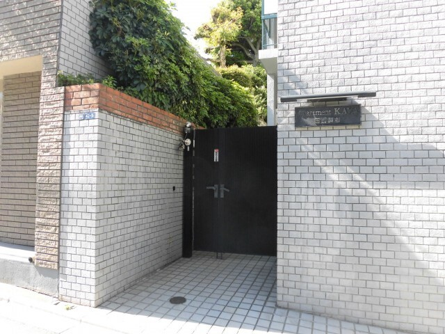 アパートメントカヤ田園調布のエントランス