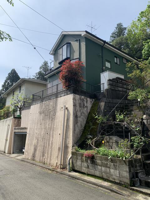 町田市山崎町の中古一戸建の前面道路含む現地写真| 