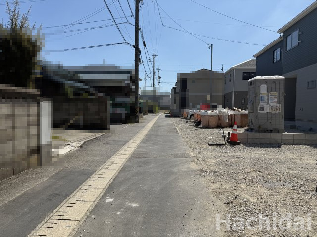 碧南市相生町第1　７号棟（全8棟）の前面道路含む現地写真