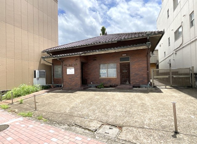 【外観】 | 宇治市宇治宇文字　注文住宅　建築条件なし　土地 | このエリアで住宅用地を探されている方でも、広い駐車場＆庭付の注文住宅が建てられます！まずは、どのハウスメーカーや工務店で建築するのかを決めましょう。