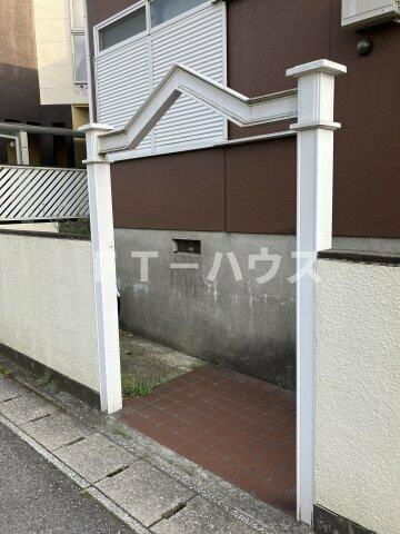 エヌ・ケイ・ハイツのエントランス