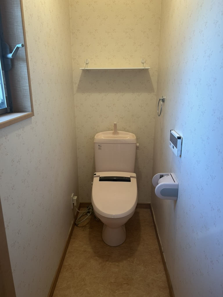 和泉市池田下町　中古建てのトイレ
