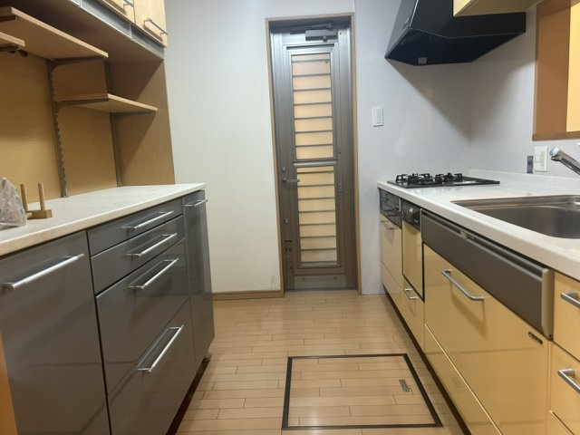 和泉市池田下町　中古建てのキッチン