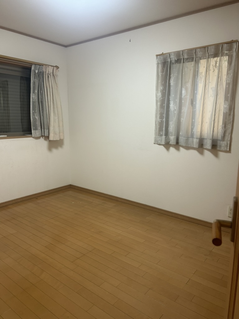和泉市池田下町　中古建ての洋室