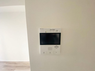 【セキュリティ】 | エスリード大阪城南グランデュクス | モニター付きインターフォンです