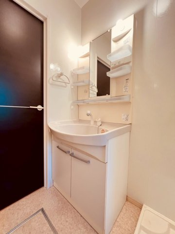 リビングタウン魚住の洗面所