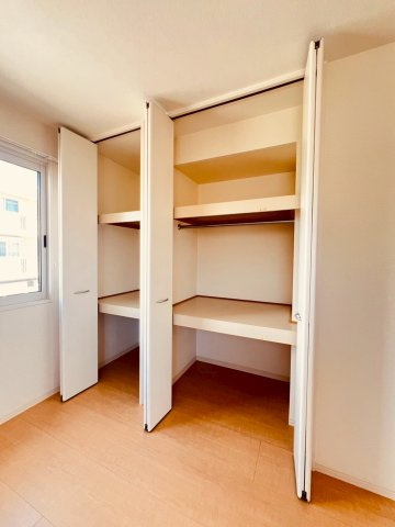 リビングタウン魚住の収納