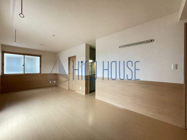 メイプル ブランシェⅡの居間・リビング