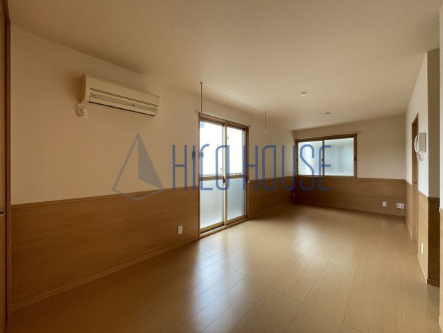 メイプル ブランシェⅡの居間・リビング