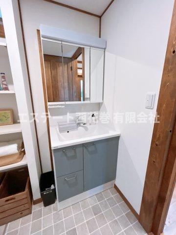 花巻市胡四王一丁目　サイエンスホームの独立洗面台