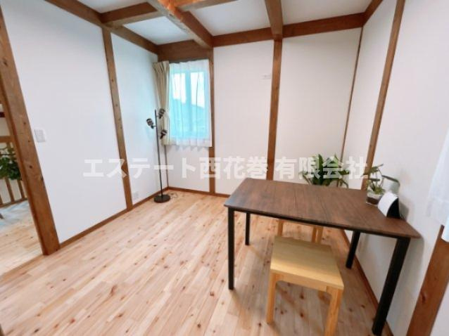 花巻市胡四王一丁目　サイエンスホームの洋室|2階西側洋室5.4帖