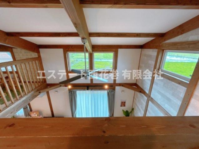 花巻市胡四王一丁目　サイエンスホームの内装|吹抜け