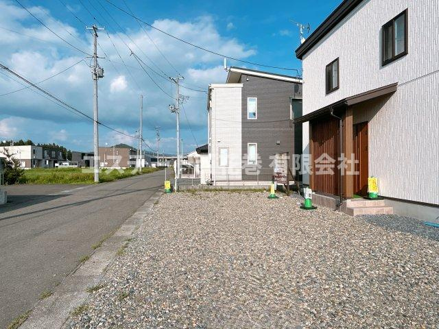 花巻市胡四王一丁目　サイエンスホームの前面道路含む現地写真