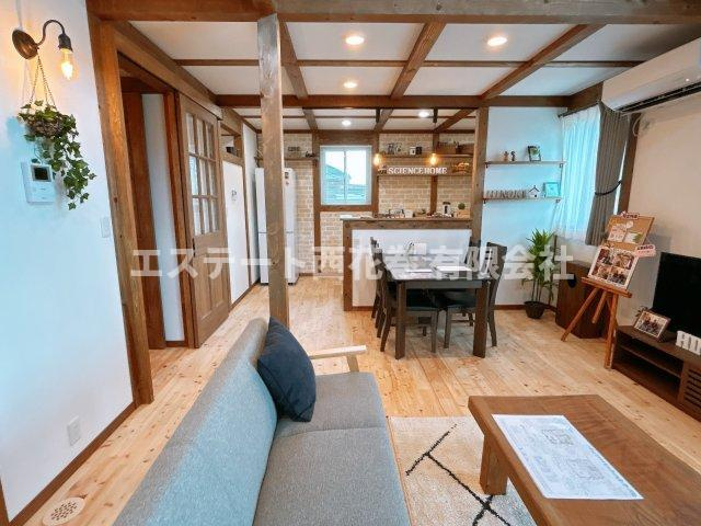 花巻市胡四王一丁目　サイエンスホームの居間・リビング