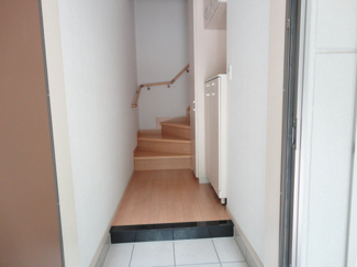 【玄関】 | ＥＴＯＩＬＥｍａｅｋａｗａ（エトワール前川） | 玄関（下足箱あり）