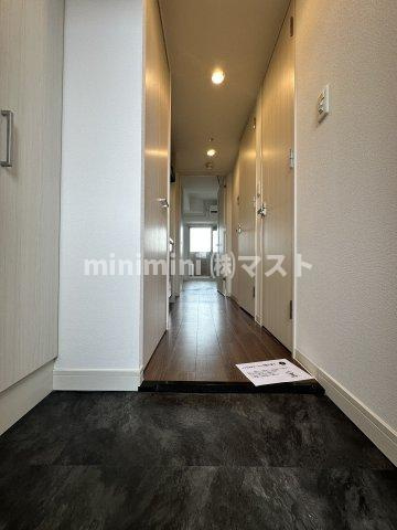 プレサンス福島ニューゲートの玄関