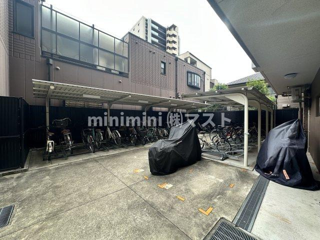 プレサンス福島ニューゲートの駐車場