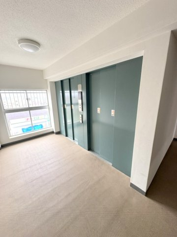六実マンションのその他共用部分|エレベーターホール