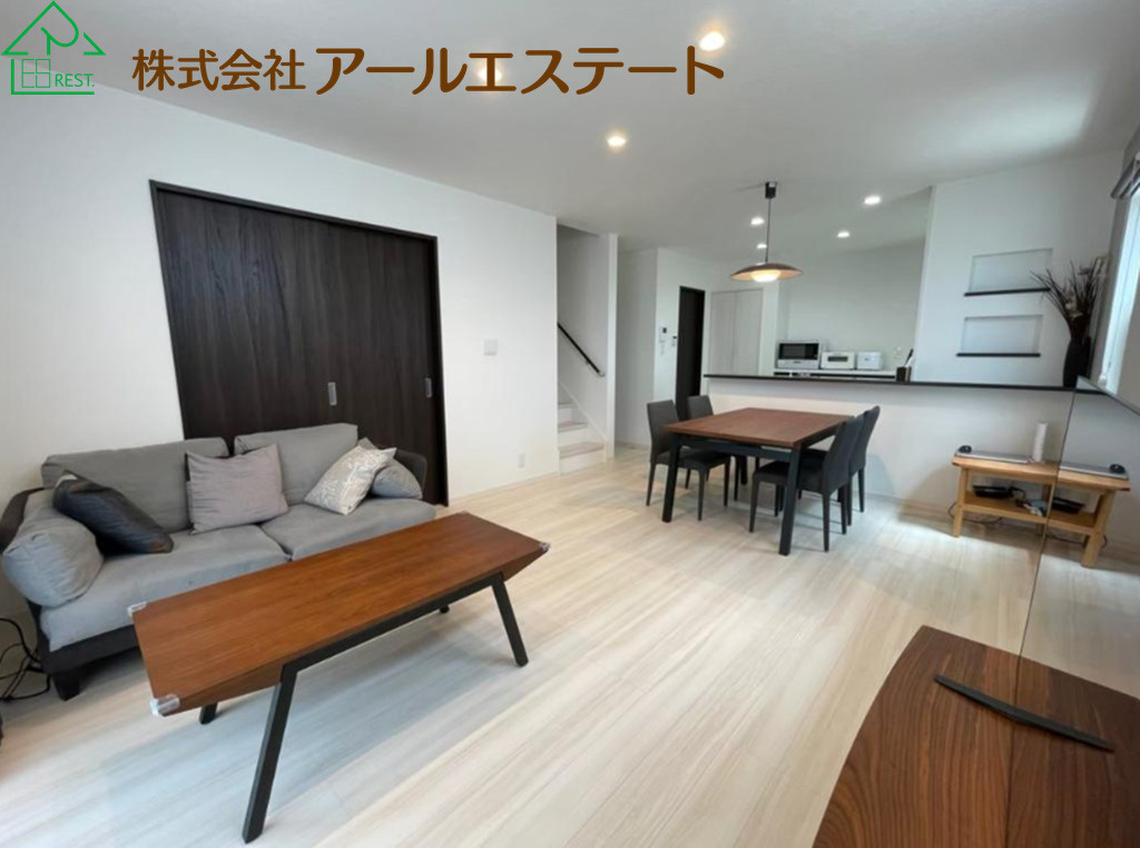 姫路市御立東1丁目の居間・リビング