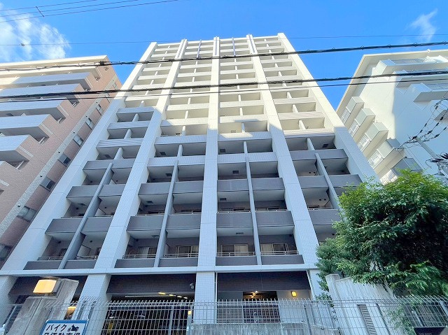 プラウドフラット新大阪の外観