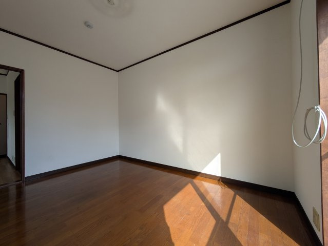 ニューハイム羽沢の洋室