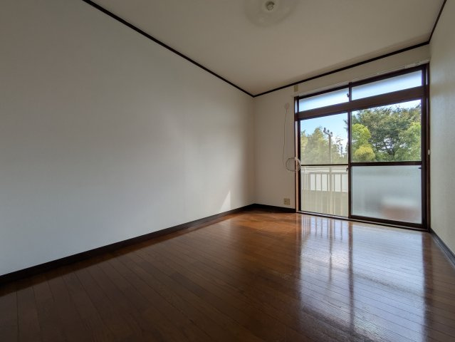 ニューハイム羽沢の洋室