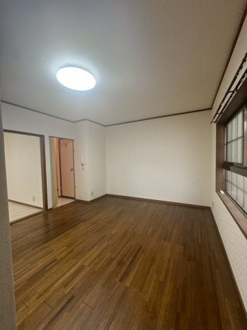 ときわ花山ハイツの居間・リビング