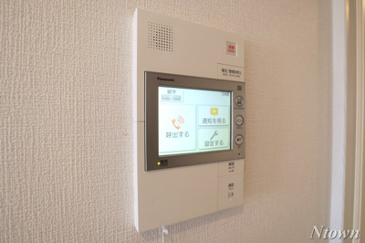 【セキュリティ】 | チェルトヴィータ  | モニター付きインターホンです