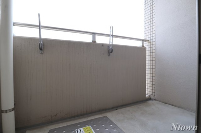 【バルコニー】 | チェルトヴィータ  | 広々としたバルコニーです