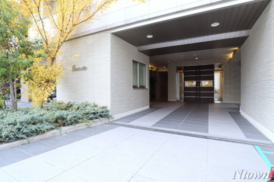 【エントランス】 | チェルトヴィータ  | ゆとりのあるエントランスです