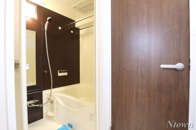 【洗面所】 | チェルトヴィータ  | 広い洗面スペース