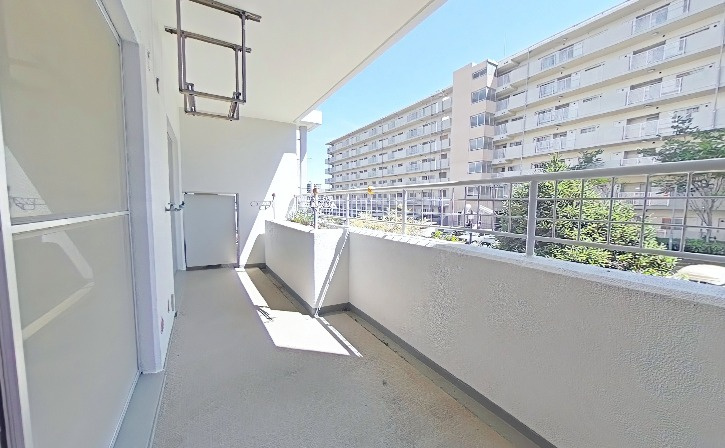 プレステージ新千里西町2号棟のバルコニー