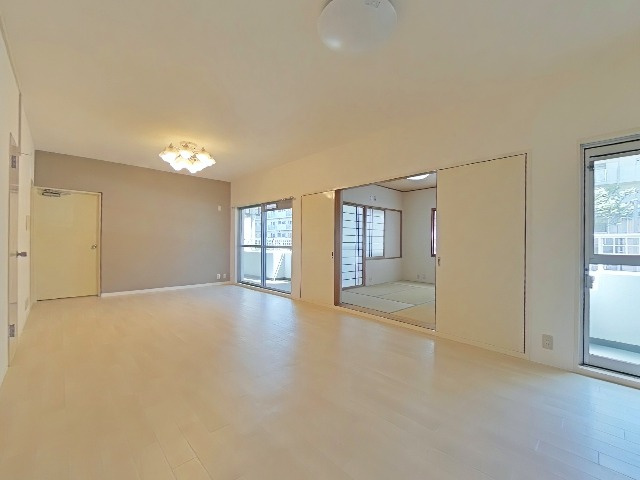 プレステージ新千里西町2号棟の居間・リビング