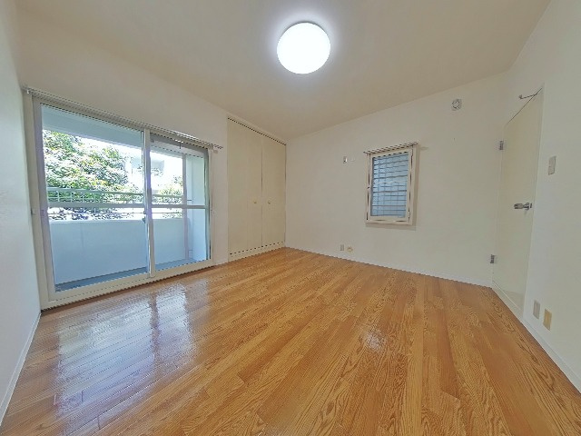 プレステージ新千里西町2号棟の洋室