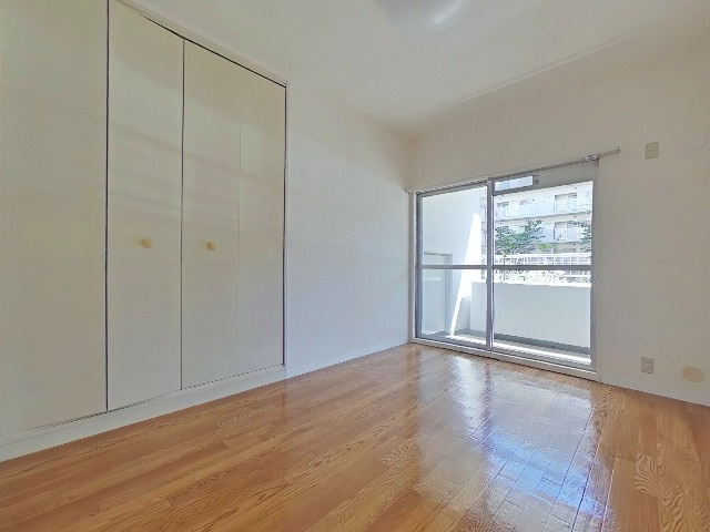 プレステージ新千里西町2号棟の洋室