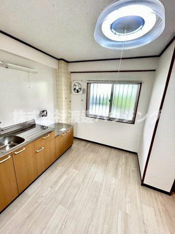 第2千里ハイツのその他|キッチンに換気窓ございます