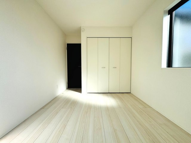 【洋室】 | 和光市南1丁目　新築一戸建住宅（成増店） | 5.25帖の洋室。全居室南向きのため、明るい室内。